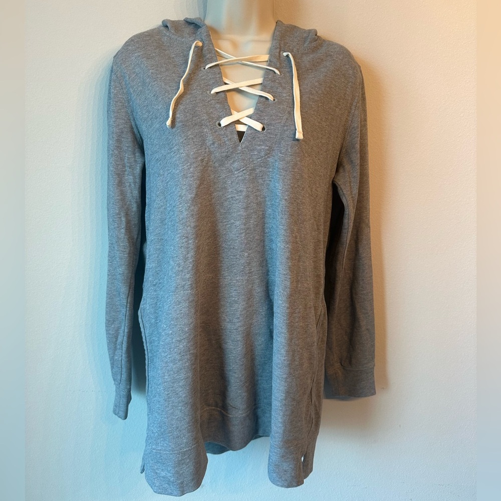 Gap women’s gray long sleeve hooded sweater size small